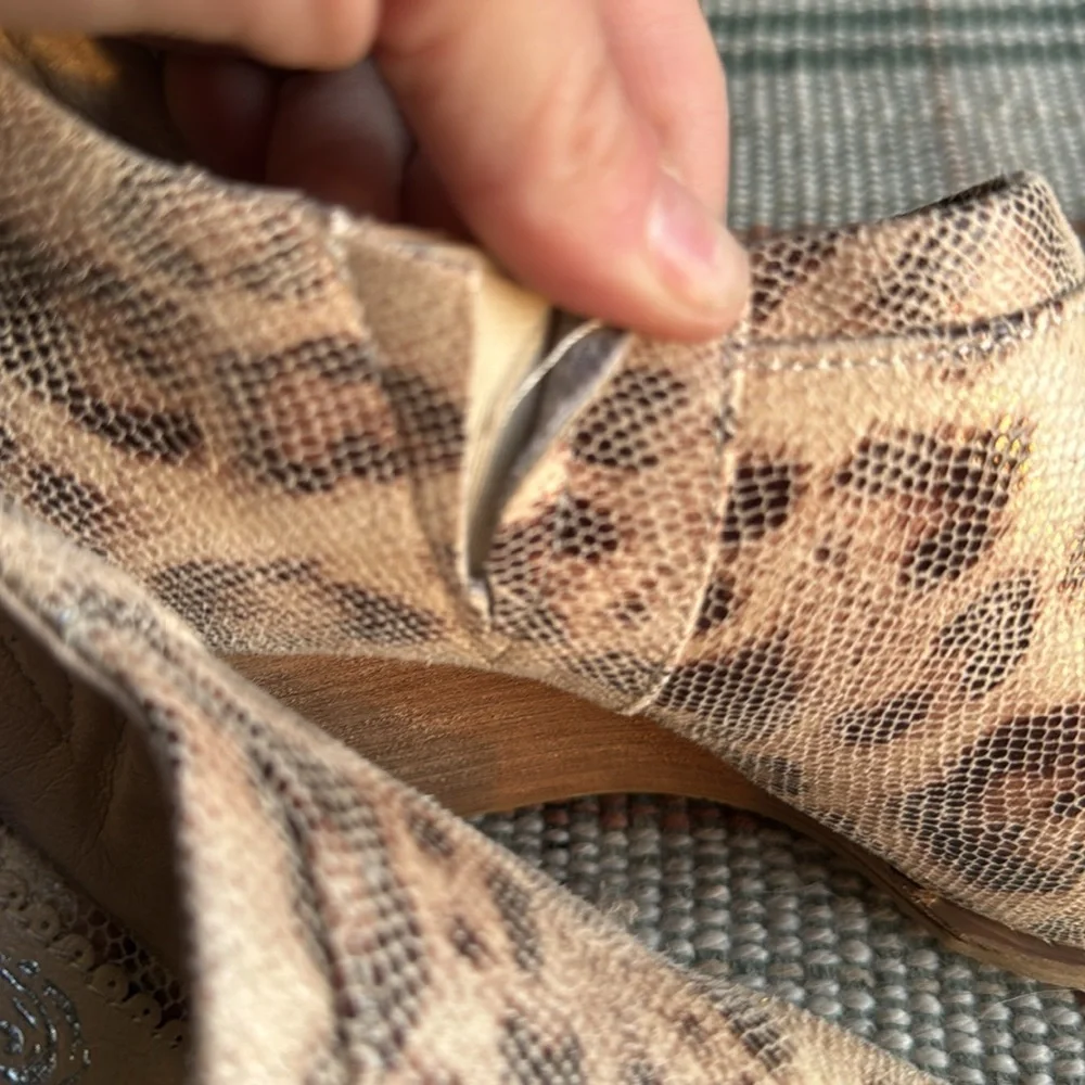 Leopard eedge sandal